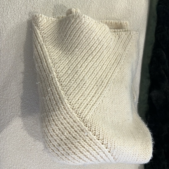 For the republic women’s ivory sweater - Picture 9 of 9